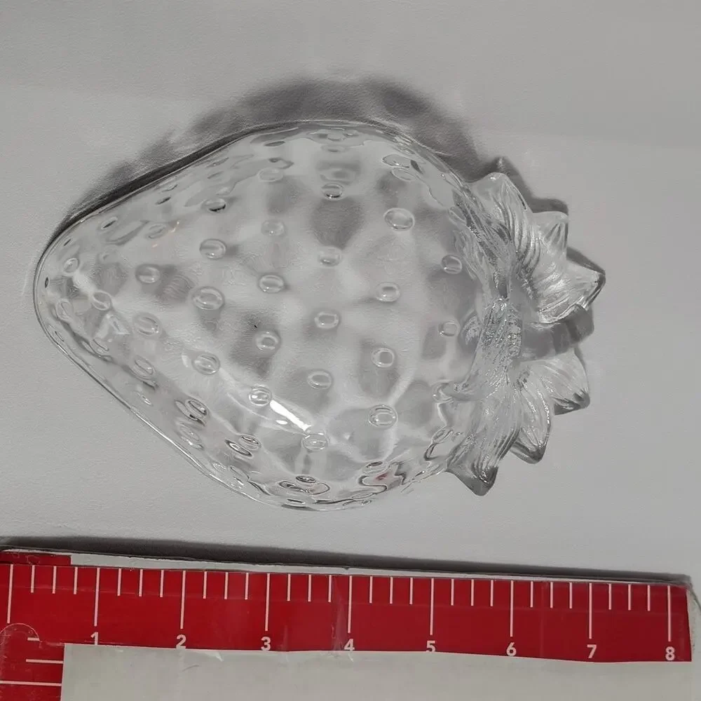 Studio Nova Strawberry Dish 7